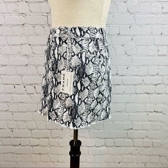 NWT FRAME Le Mini Split Front Python-Print Skirt New with tags - Picture 6 of 16
